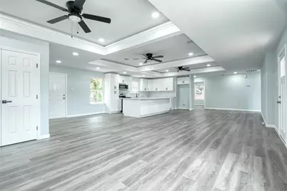 5727 Thrush Drive, Houston, TX 77033 - Photo 4