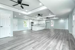 5727 Thrush Dr, Houston, TX 77033 - Photo 4