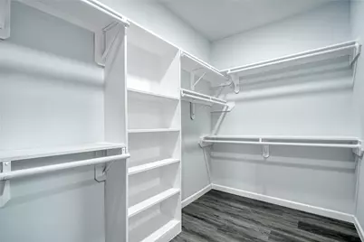 5727 Thrush Drive, Houston, TX 77033 - Photo 16