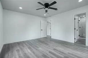 5727 Thrush Dr, Houston, TX 77033 - Photo 14