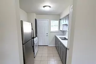 1120 3rd St, Hempstead, TX 77445 - Photo 4