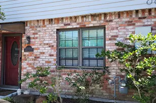 2013 Morgan St, Houston, TX 77006 - Photo 2