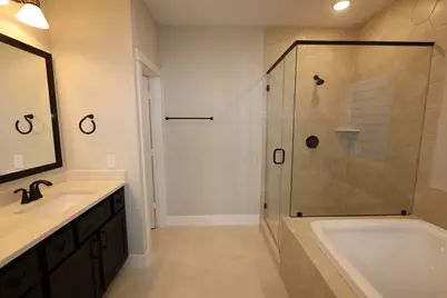 16024 Hayes Park Drive, Houston, TX 77079 - Photo 12