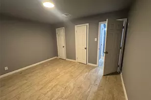 4933 Alvin St, Houston, TX 77033 - Photo 4