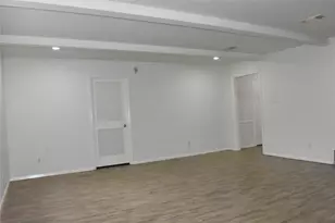 10427 Huntington Wood Dr, Houston, TX 77099 - Photo 14