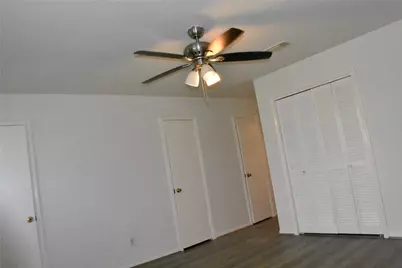 10427 Huntington Wood Drive, Houston, TX 77099 - Photo 18