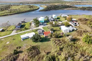 686 Cr 257, Matagorda, TX 77457 - Photo 16