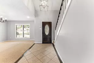 2731 Field Line Dr, Sugar Land, TX 77479 - Photo 6