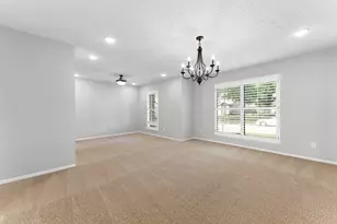 2731 Field Line Dr, Sugar Land, TX 77479 - Photo 16