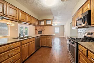 7109 Poplar Dr, Galveston, TX 77551 - Photo 10