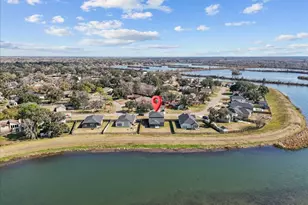 297 Twin Lakes Blvd W, West Columbia, TX 77486 - Photo 6