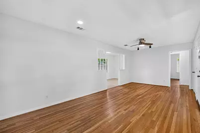 6734 Sharpcrest Street, Houston, TX 77074 - Photo 10