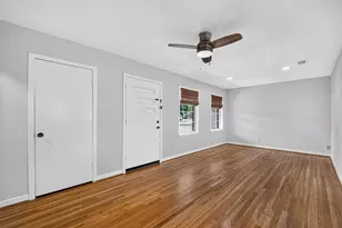 6734 Sharpcrest St, Houston, TX 77074 - Photo 8