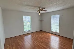 21 N Avenue D, Freeport, TX 77541 - Photo 10