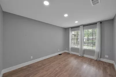 14 E Wandering Oak Drive, The Woodlands, TX 77381 - Photo 22