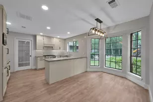 14 E Wandering Oak Dr, The Woodlands, TX 77381 - Photo 14