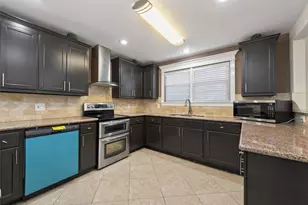 13703 Templar Ln, Sugar Land, TX 77498 - Photo 10