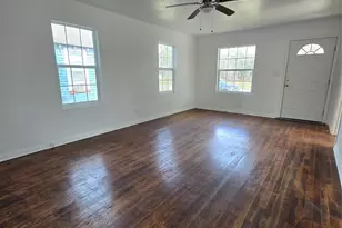 1003 Merchant St, El Campo, TX 77437 - Photo 4