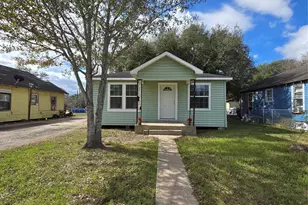 1003 Merchant St, El Campo, TX 77437 - Photo 1