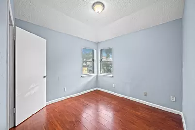 11059 Landsbury Circle, Houston, TX 77099 - Photo 4