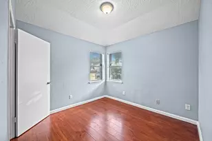 11059 Landsbury Cir, Houston, TX 77099 - Photo 4