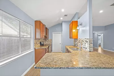 11059 Landsbury Circle, Houston, TX 77099 - Photo 14