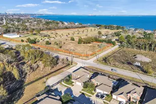 2001 Troon Dr, La Porte, TX 77571 - Photo 36