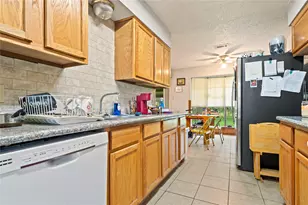 13710 Edgeboro St, Houston, TX 77049 - Photo 4