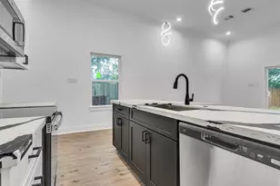 3510 Grassmere St, Houston, TX 77051 - Photo 12