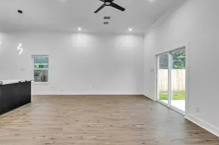 3510 Grassmere St, Houston, TX 77051 - Photo 8