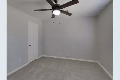 411 E Carby Road, Houston, TX 77037 - Photo 8