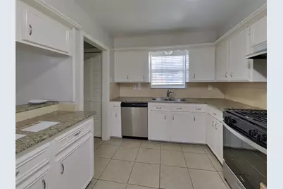 411 E Carby Road, Houston, TX 77037 - Photo 6