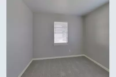 411 E Carby Road, Houston, TX 77037 - Photo 10