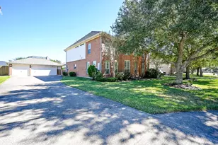 1010 High Ridge Dr, Friendswood, TX 77546 - Photo 32