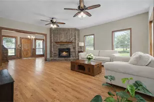 3214 Candlewood Ln, Montgomery, TX 77356 - Photo 4