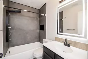 8715 Vinkins Rd, Houston, TX 77071 - Photo 36