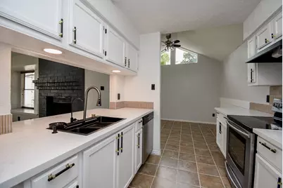 8715 Vinkins Road, Houston, TX 77071 - Photo 18