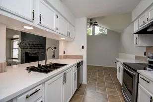 8715 Vinkins Rd, Houston, TX 77071 - Photo 18