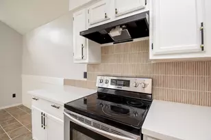 8715 Vinkins Rd, Houston, TX 77071 - Photo 16