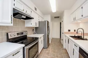 8715 Vinkins Rd, Houston, TX 77071 - Photo 14
