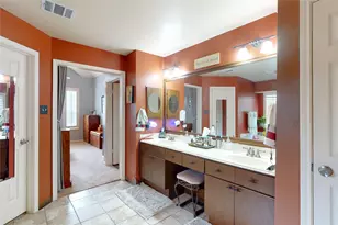 110 Cloudbridge Dr, League City, TX 77573 - Photo 16