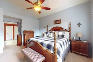 110 Cloudbridge Dr, League City, TX 77573 - Photo 14