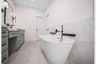 10135 Kerrwood Lane, Houston, TX 77080 - Photo 22