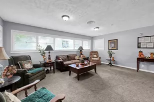 302 Conroe Dr, Conroe, TX 77301 - Photo 6