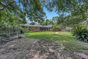 302 Conroe Dr, Conroe, TX 77301 - Photo 36