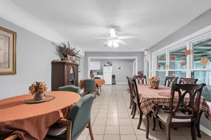 302 Conroe Dr, Conroe, TX 77301 - Photo 12