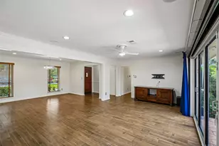 1429 Waseca St, Houston, TX 77055 - Photo 14