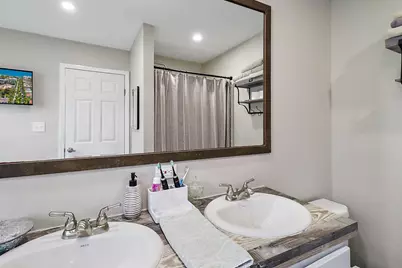 13106 Maplewood Lane, Old River-Winfree, TX 77535 - Photo 16