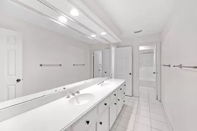 15742 Walkwood Drive, Houston, TX 77079 - Photo 34