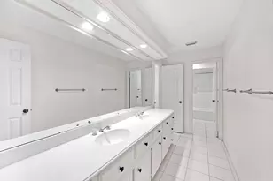15742 Walkwood Dr, Houston, TX 77079 - Photo 34